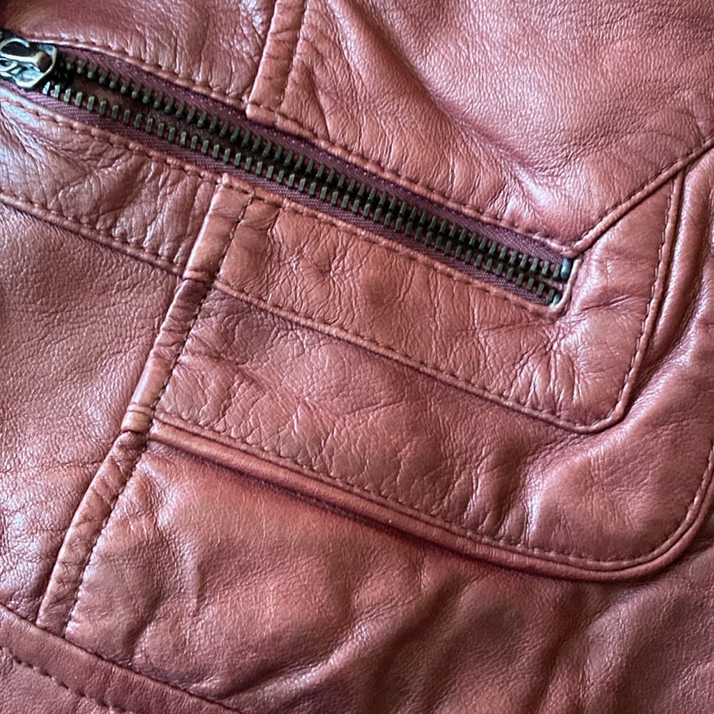 Leather jacket - Picture 4 of 4